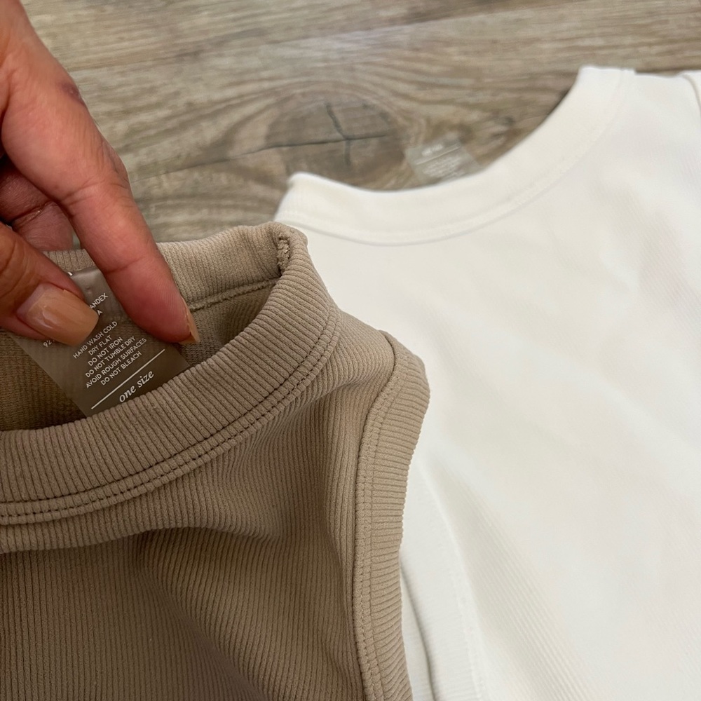 Crop top bundle (2) - Picture 3 of 4